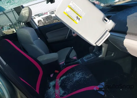 2018 Subaru Forester 2.5I Premium z USA, uszkodzony, nr VIN JF2SJAEC3JH476519